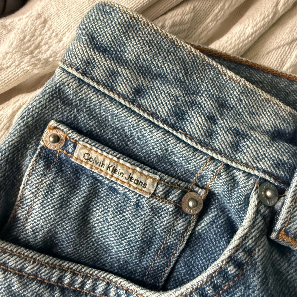 Vintage 90’s Calvin Klein Jean Shorts Easy Fit Double Stone Wash Denim Women's - Picture 4 of 6
